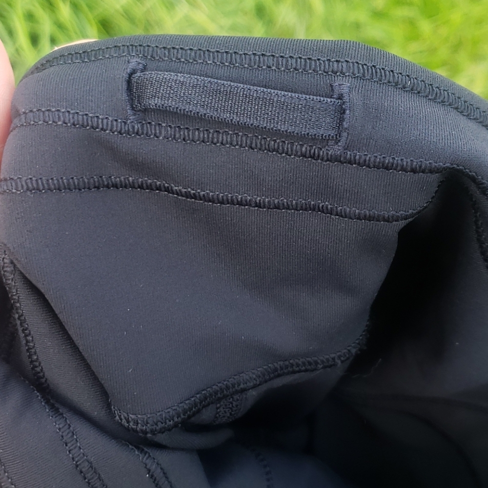 Lululemon train times crops size 4 NWOT - Picture 11 of 13